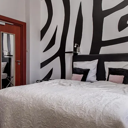 La Maison Ernenwein ホテル 3*